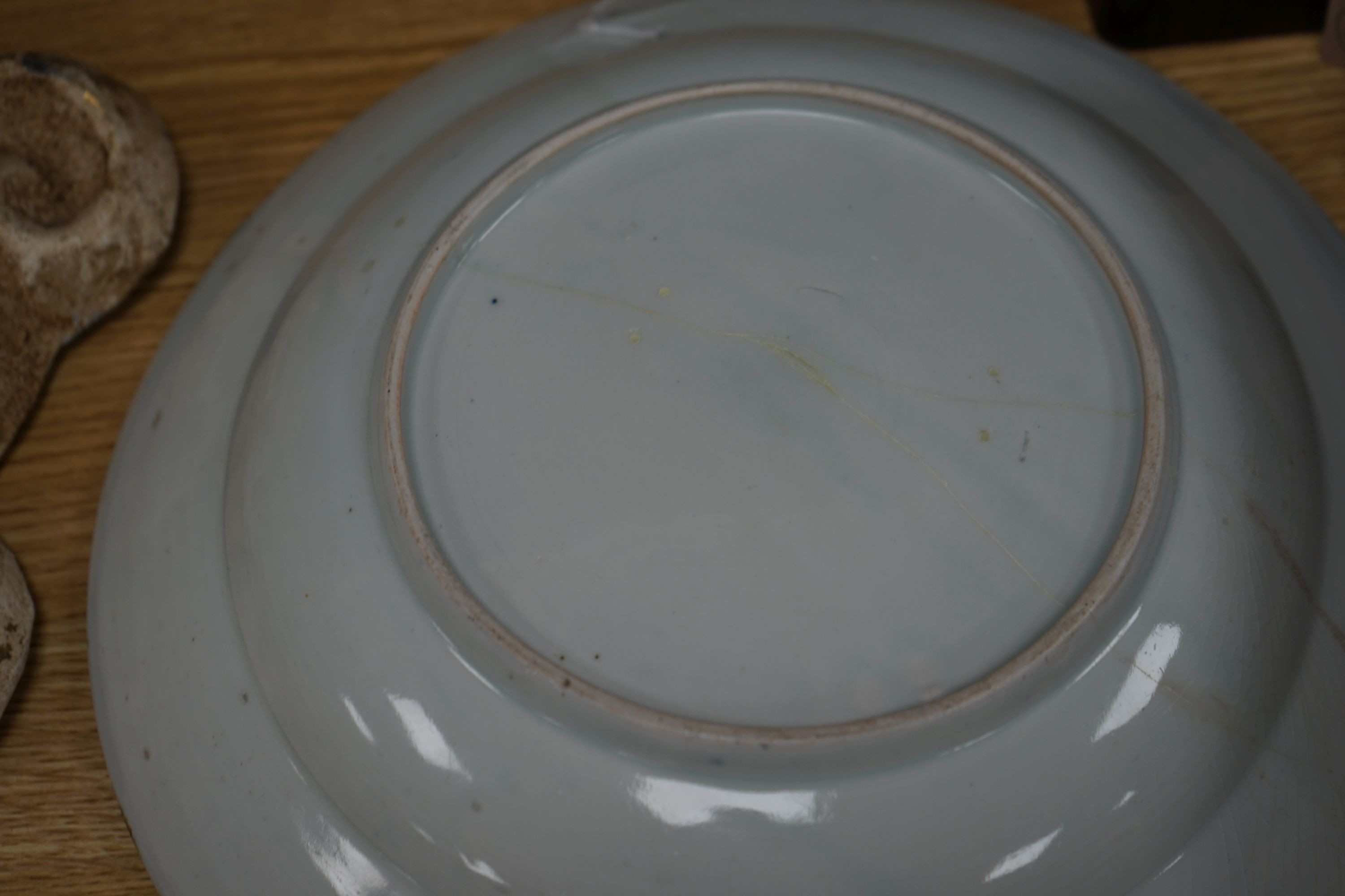 A Japanese blue and white dish, a Chinese blue and white meiping and a clobbered plate 33cm